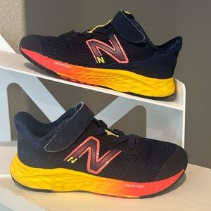 New Balance Kids Arishi V4 Hook & Loop Shoe, Navy/Red, Size 8 Toddler